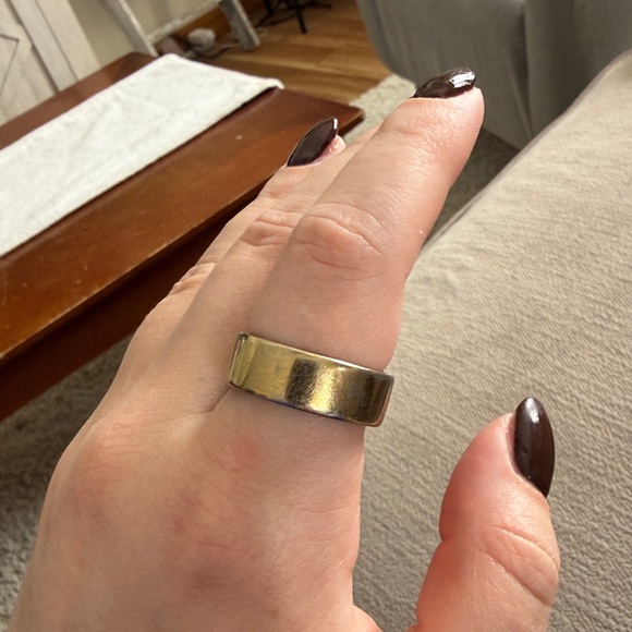 Oura Ring 4 size 9 GOLD - Picture 3 of 4